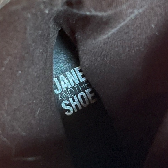 Jane and the Shoe Lisa Bootie - Picture 13 of 15